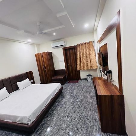 Hotel Anand Ujjain Ngoại thất bức ảnh